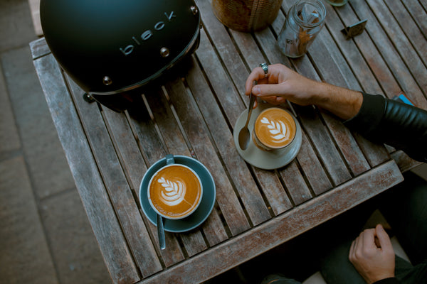 Czy latte art wpływa na wartość kawy?