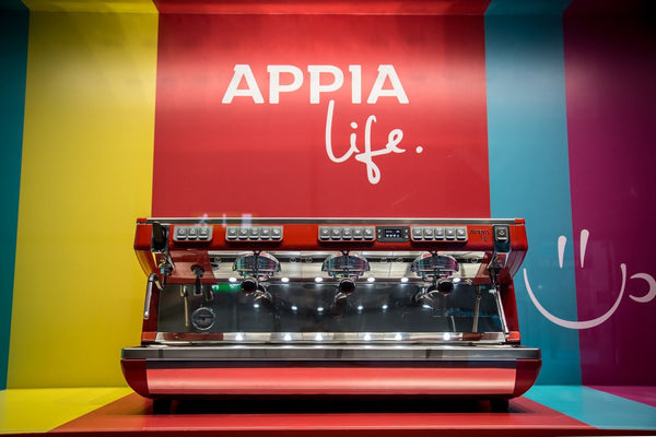 Ekspres kolbowy Appia Nuova Simonelli – Połączenie historii, innowacji i profesjonalizmu
