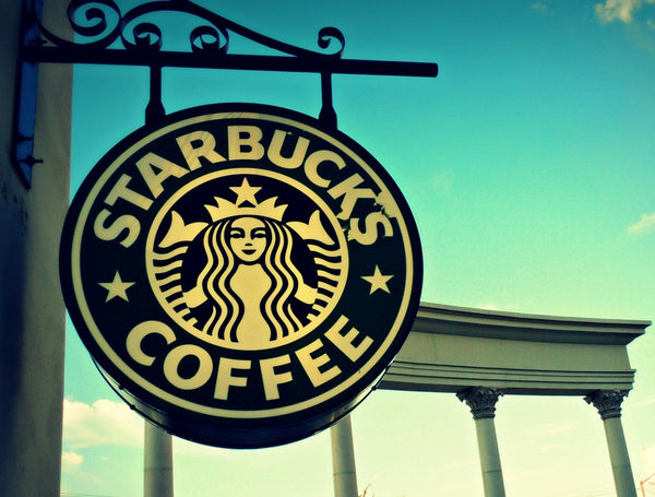 Starbucks podniesie pracownikom pensje