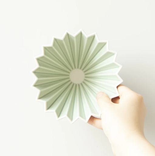 Origami - Ceramiczny dripper - ceramic Dripper M Mat Green - 02 - jasny zielony